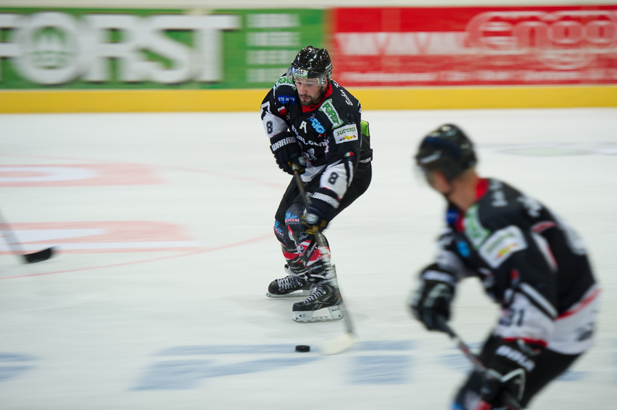 Mitzieher beim INL-Spiel SV Kaltern gegen den EHC Bregenzerwald