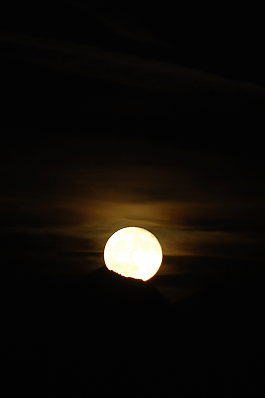 Vollmond über den Dolomiten