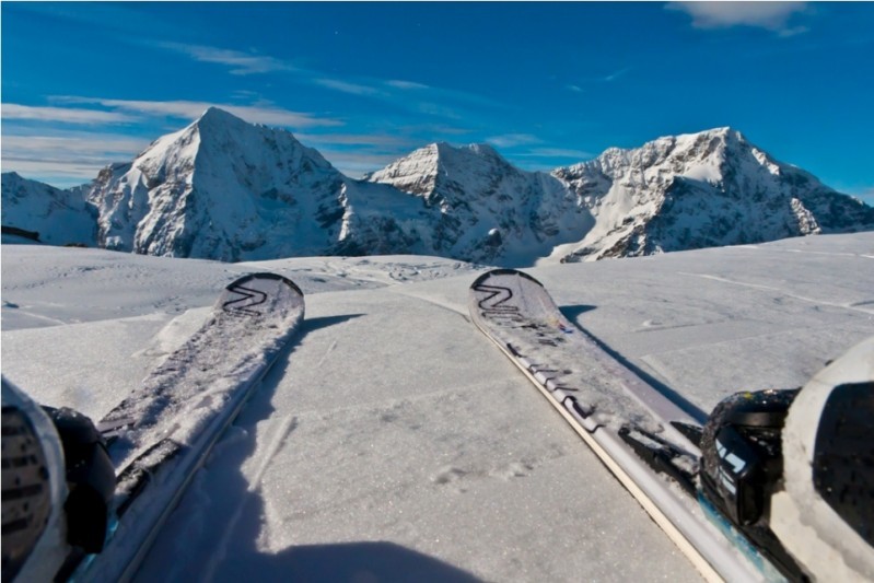 der Winter ist eröffnet in Sulden mit herrlichem Ausblick auf den Ortler